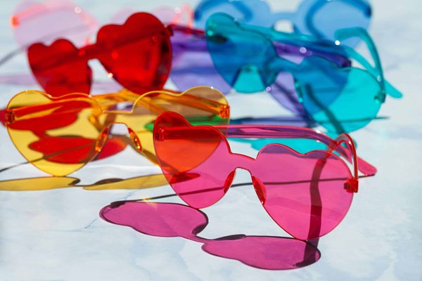 ¿Qué accesorios son imprescindibles para un look de festival boho chic?